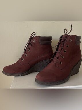 Timberland Amston Women Wedge Lace Up Ankle Booties in Dark Port Burgundy Size 8